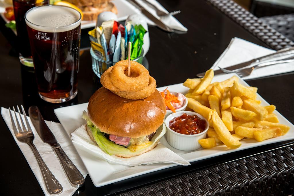 The Dolphin 3* Wincanton